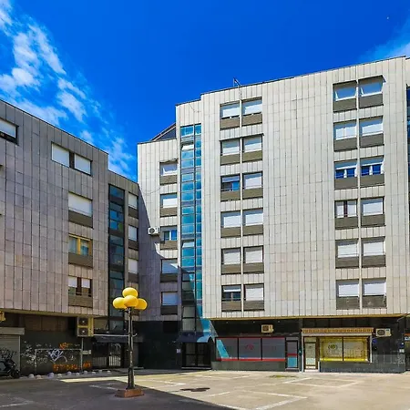 Ave Caesar Apartment